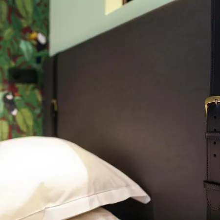 Szálloda La Valiz Lille